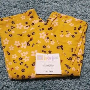 💄3 for $10 mustard yellow floral leggings